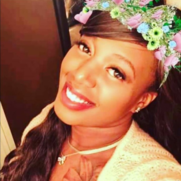 👑MEET YOUR LOVELY POSHER👑 - Picture 1 of 4